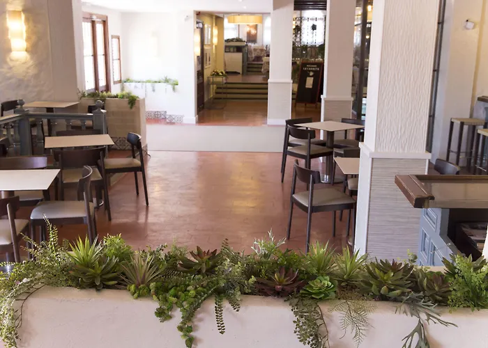 La Carreta Hotel